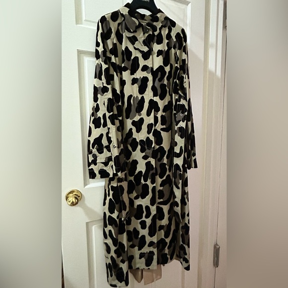 Trench coat by Sacai - Picture 2 of 16